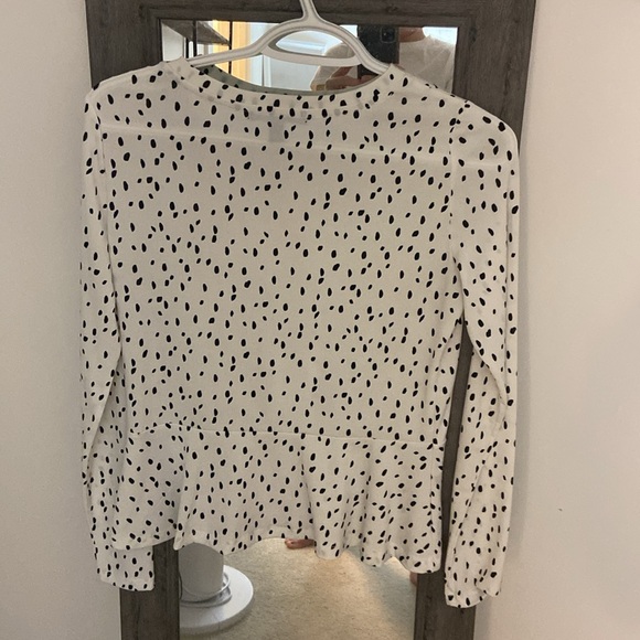 Banana Republic - white & black polka dot top - Picture 4 of 5